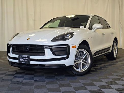 Certified 2024 Porsche Macan image 1