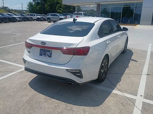 Used 2020 Kia Forte LXS FWD image 5