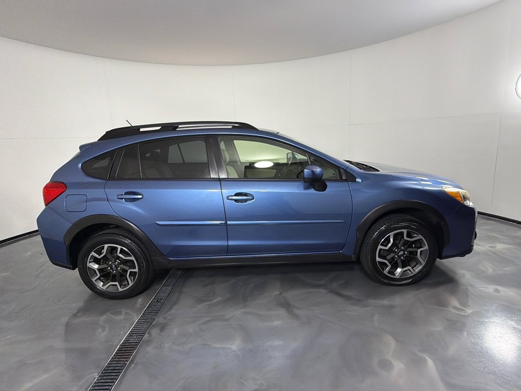 Used 2017 Subaru Crosstrek 2.0i Premium AWD/4WD image 4
