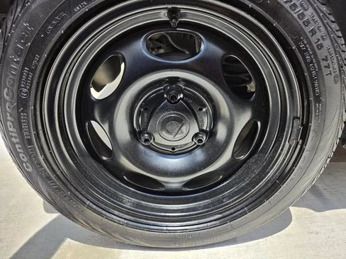 Used 2015 smart fortwo pure RWD image 24