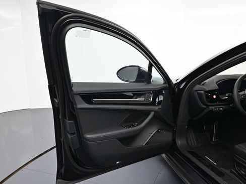 New 2026 Porsche Panamera Turbo image 16