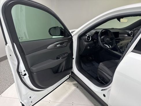 Used 2024 Alfa Romeo Tonale Ti image 8