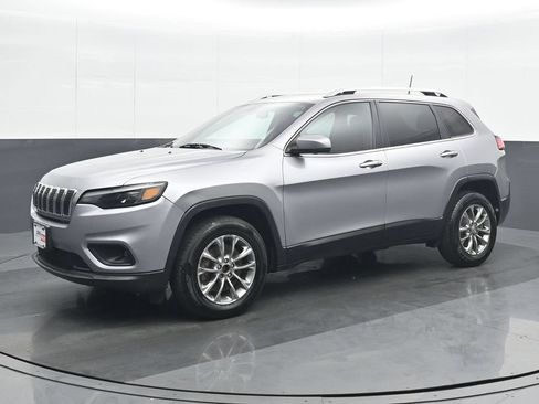 Used 2019 Jeep Cherokee Latitude Plus AWD/4WD image 2