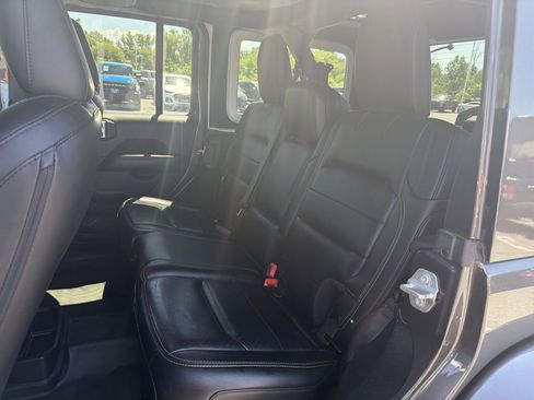 Used 2019 Jeep Wrangler Unlimited Sahara w/ Quick Order Package 24M Moab AWD/4WD image 13