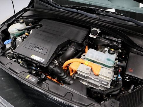 Used 2018 Hyundai Ioniq Blue image 15