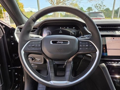 New 2026 Jeep Grand Cherokee L Limited w/ Limited Altitude Package image 18