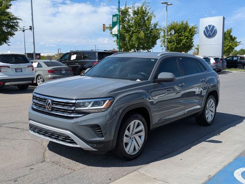 Used 2020 Volkswagen Atlas Cross Sport SE w/ Towing Package AWD/4WD image 10