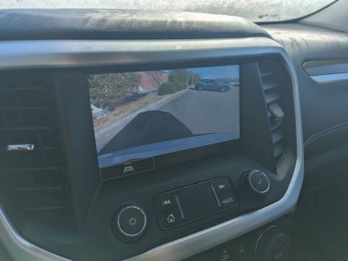 Used 2022 GMC Acadia SLE w/ Driver Convenience Package image 25