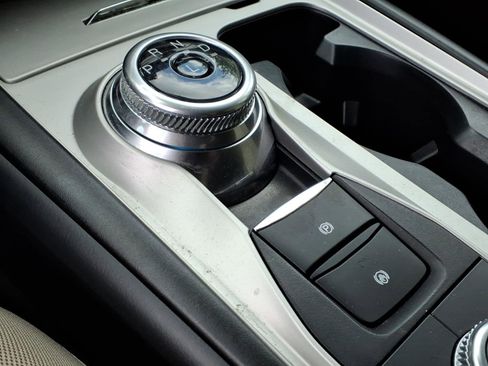 Used 2022 Ford Explorer XLT image 16