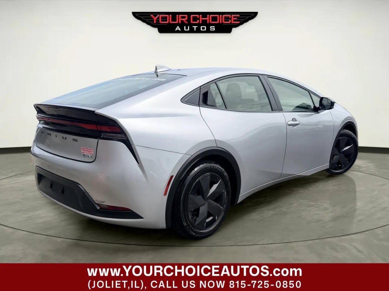 Used 2023 Toyota Prius LE FWD image 6
