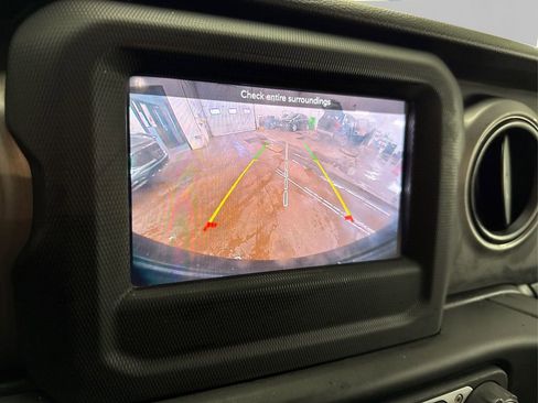 Used 2022 Jeep Wrangler Unlimited Sport image 28