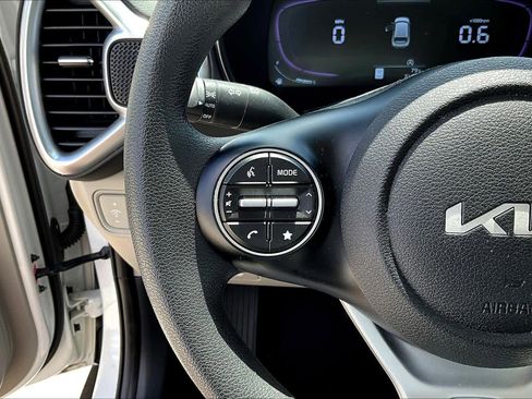 Certified 2025 Kia Soul LX w/ LX Technology Package image 22