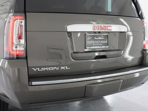 Used 2019 GMC Yukon XL Denali w/ Denali Ultimate Package AWD/4WD image 24