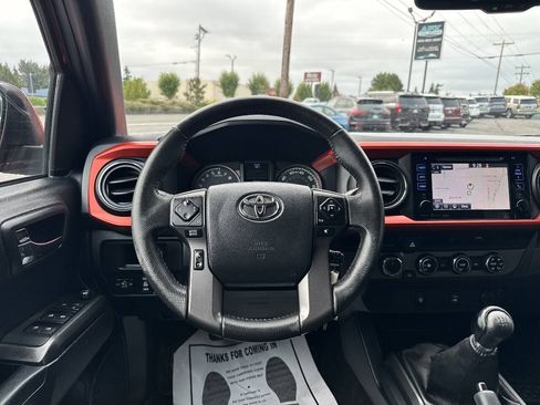 Used 2017 Toyota Tacoma TRD Sport w/ Tow Package AWD/4WD image 24