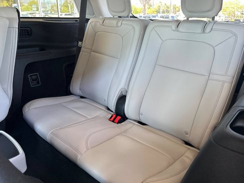 New 2025 Lincoln Aviator Reserve w/ Equipment Group 201A AWD/4WD image 14