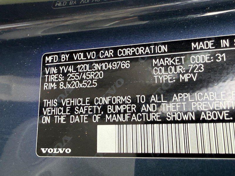 Used 2022 Volvo XC60 B5 Inscription w/ Advanced Package FWD image 25