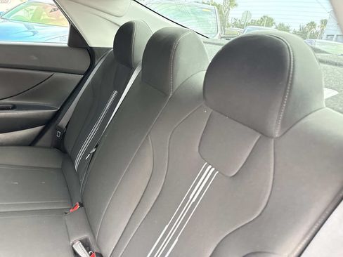 Used 2023 Hyundai Elantra SEL FWD image 14