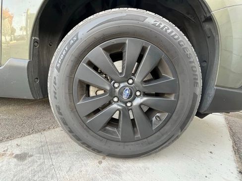 Used 2018 Subaru Outback 2.5i Premium image 14