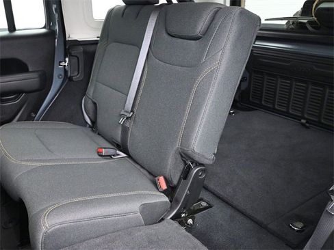Used 2025 Jeep Wrangler Willys image 32