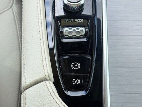 Used 2021 Volvo XC90 T5 Momentum w/ Climate Package FWD image 48