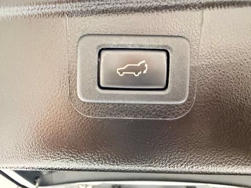 Used 2018 Subaru Outback 2.5i Limited AWD/4WD image 25