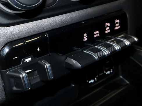 Used 2019 RAM 1500 Sport w/ Level 2 Equipment Group AWD/4WD image 32