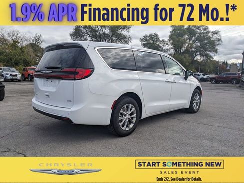 New 2026 Chrysler Pacifica Select image 9