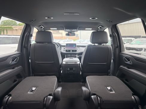 Used 2024 Chevrolet Tahoe Z71 w/ Luxury Package AWD/4WD image 9