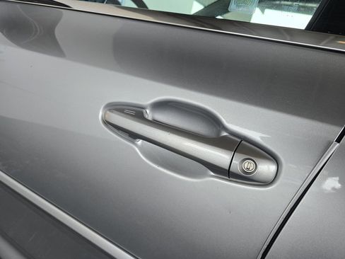 Used 2017 Toyota Highlander XLE image 44