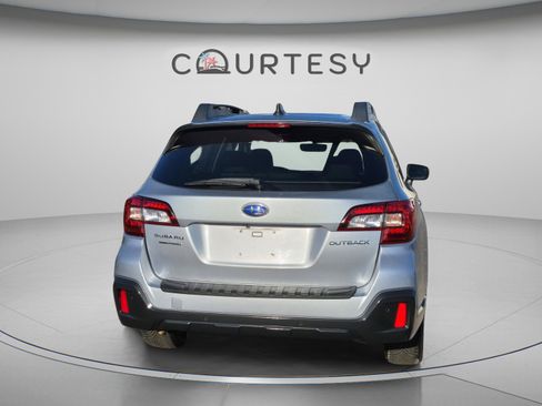 Used 2019 Subaru Outback 2.5i Limited AWD/4WD image 4
