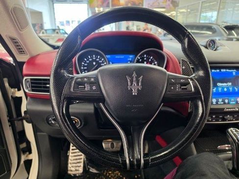 Used 2019 Maserati Levante S GranSport AWD/4WD image 17