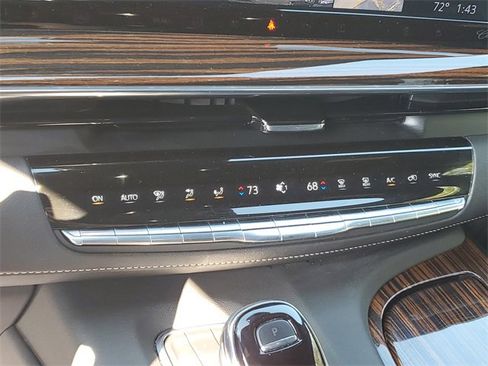 Used 2022 Cadillac Escalade Luxury image 19