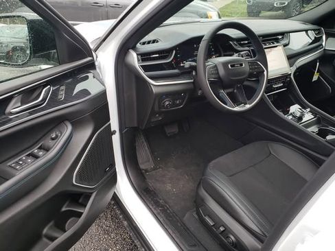 Used 2024 Jeep Grand Cherokee Trailhawk w/ Advanced Protech Group II image 6