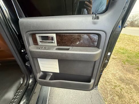 Used 2014 Ford F150 Platinum image 21