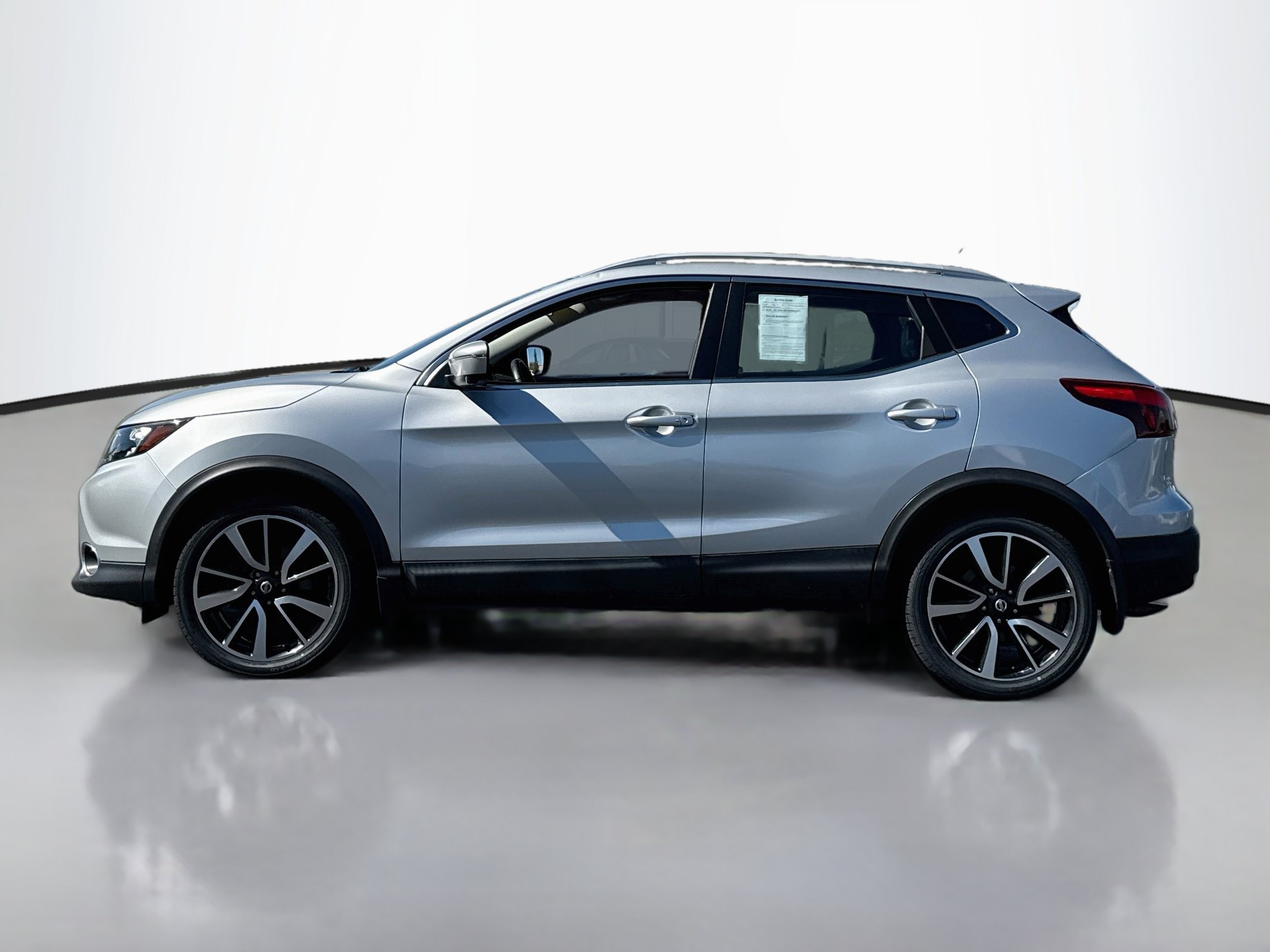 Used 2017 Nissan Rogue Sport SL w/ SL Premium Package AWD/4WD image 4