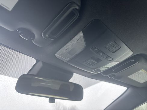 Used 2020 Toyota Corolla SE image 21