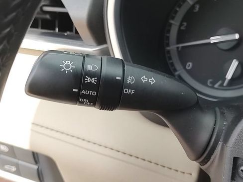 Used 2021 Toyota Highlander XLE FWD image 22