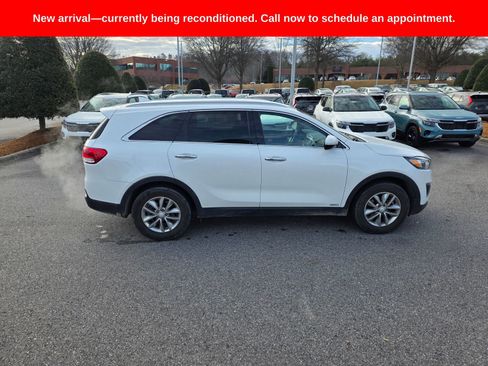Used 2016 Kia Sorento LX w/ LX Convenience Package image 7