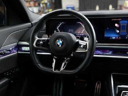 Used 2023 BMW 740i w/ Executive Package RWD image 25