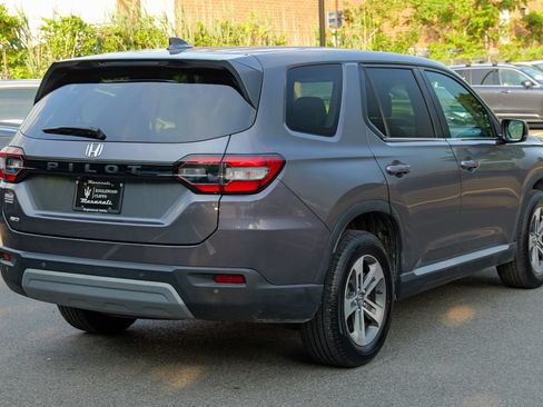 Used 2025 Honda Pilot EX-L image 7