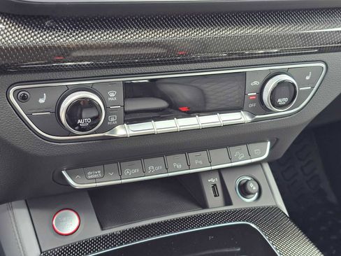 New 2025 Audi SQ5 Prestige image 27