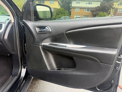 Used 2018 Dodge Journey SE w/ Connectivity Group FWD image 28