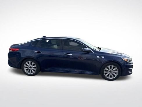 Used 2017 Kia Optima LX FWD image 6