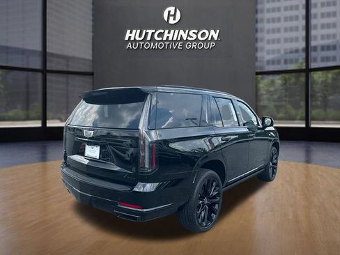 Certified 2026 Cadillac Escalade Platinum Sport w/ LPO, ONYX Package AWD/4WD image 7
