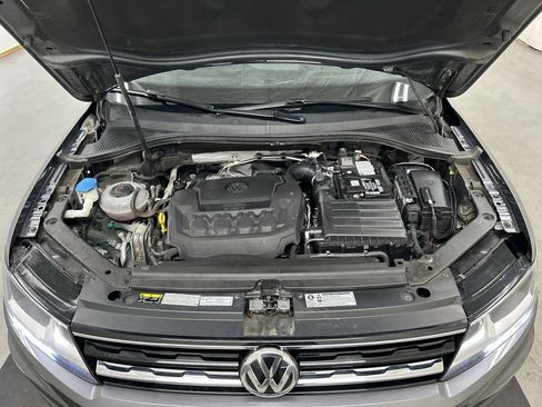 Used 2018 Volkswagen Tiguan SE w/ 3rd Row Seat Package AWD/4WD image 24