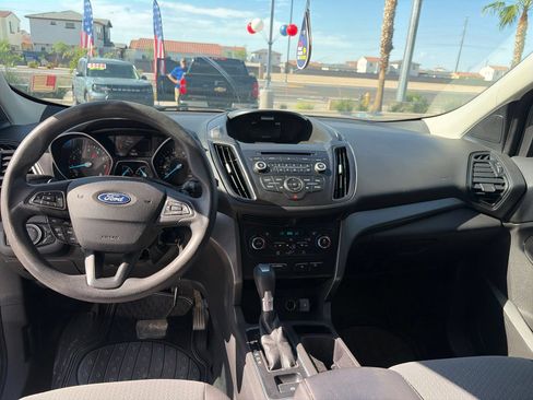 Used 2017 Ford Escape SE FWD image 14