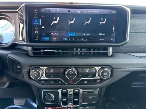 Used 2024 Jeep Wrangler Unlimited Rubicon 4xe image 15