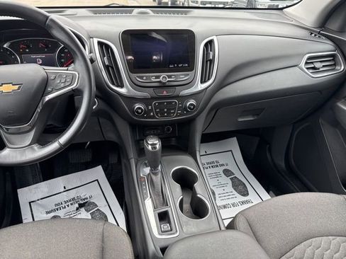 Used 2020 Chevrolet Equinox LT image 18