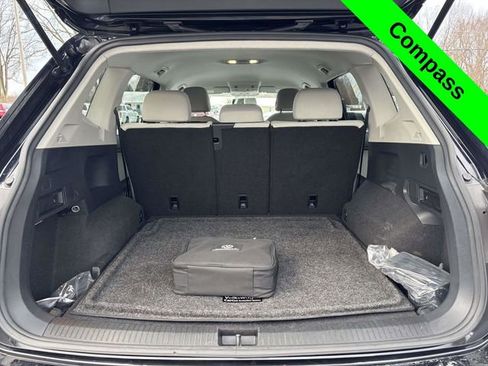 Used 2021 Volkswagen Tiguan S image 33
