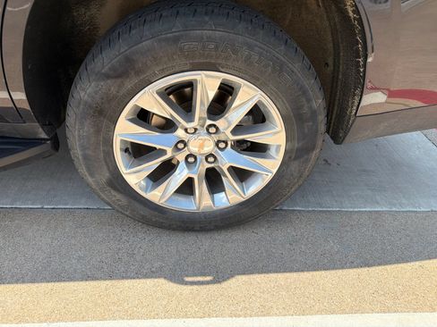 Used 2025 Chevrolet Tahoe Premier RWD image 10